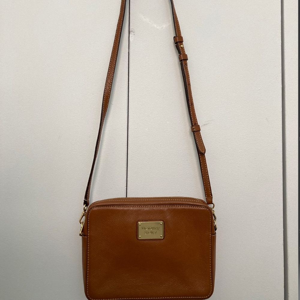 Brown leather crossbody bag (wardrobe clean)